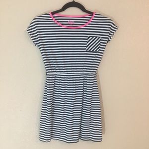 Black & white striped dress with pink details med
